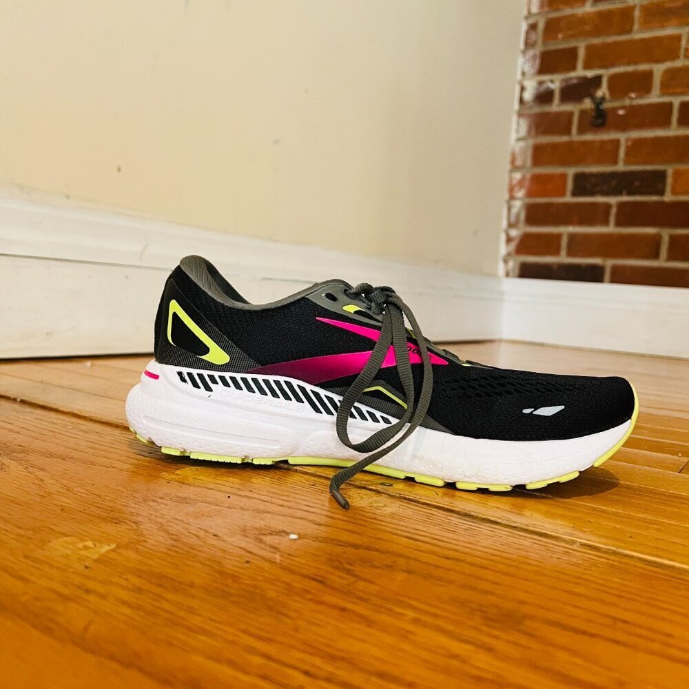 Brooks Womens Adrenaline GTS 23 GTX Goretex Running Shoes • 7 • EUC • Black - Picture 2 of 16
